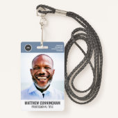 Strichcode des modernen Round-Logos für Mitarbeite Ausweis (Vorderseite mit Schlüsselband)