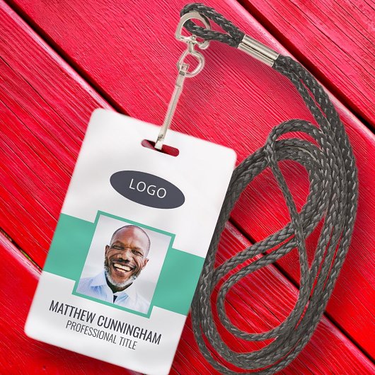 Strichcode für Mitarbeiter mit moderner Farbe Ausweis