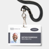 Strichcode moderner Logo-Mitarbeiter Ausweis (Vorderseite mit Schlüsselband)