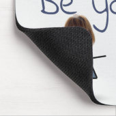 Strichfigur-Mädchen in Denim Kleid mit Zitat Mousepad (Ecke)