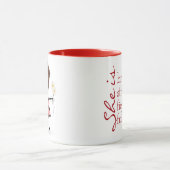 Strichfigur-Mädchen mit Daisies und inspirierendes Tasse (Zentrum)