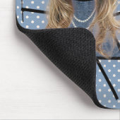 Strichfigur-Mädchen mit Sparkler auf Polka Dots Mousepad (Ecke)