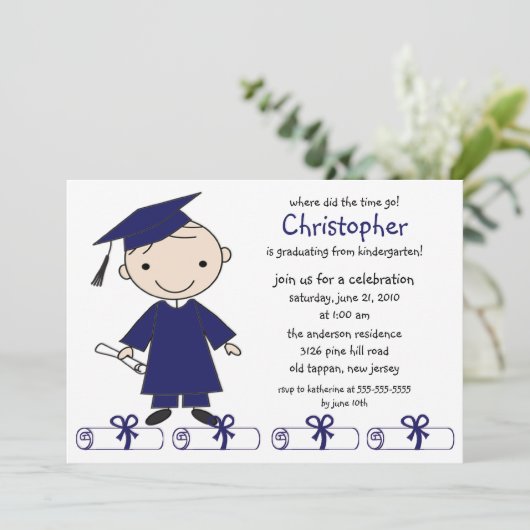 Strichmännchen Boy Abschluss Einladung (Stehend Vorderseite)