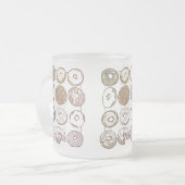 STRICK DOZEN DONUTS Mattierte Tasse (Vorderseite Links)