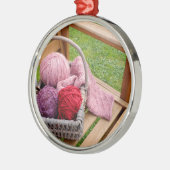Strickender Korb Ornament Aus Metall (Links)