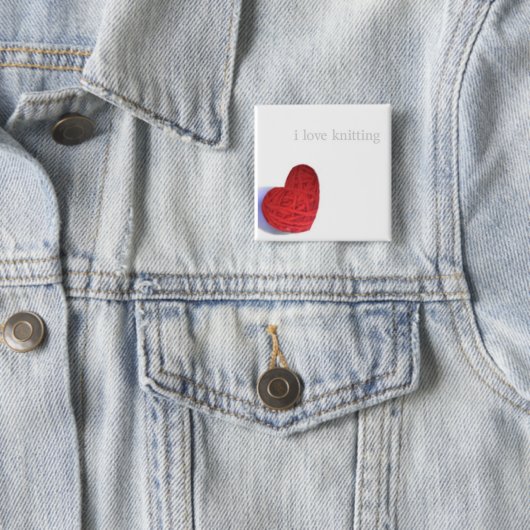 strickender Liebeknopf Button (Beispiel)