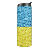 Strickflagge in der Ukraine Thermosbecher (Nach links gedreht)