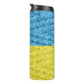 Strickflagge in der Ukraine Thermosbecher (Nach rechts gedreht)