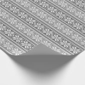 Strickpullover-Muster Snowflake Wintergrau Geschenkpapier (Ecke)