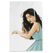 "STRIKE A POSE" ASIAN LADY MITTLERE GESCHENKTÜTE (Vorderseite)