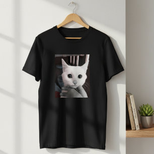 Strikende weiße Katze mit großen Augen Herren Schw T-Shirt