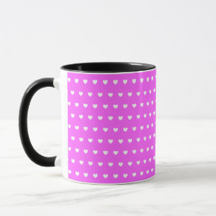 Striking White Hearts Muster auf Rosa Tasse