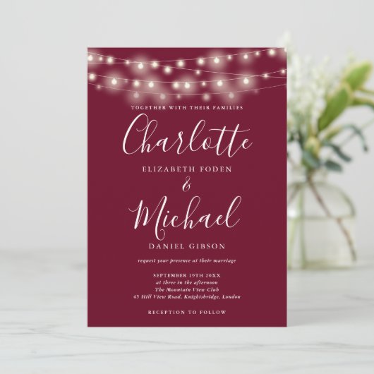 String Lights Burgundy Elegante Script Wedding Einladung (Stehend Vorderseite)