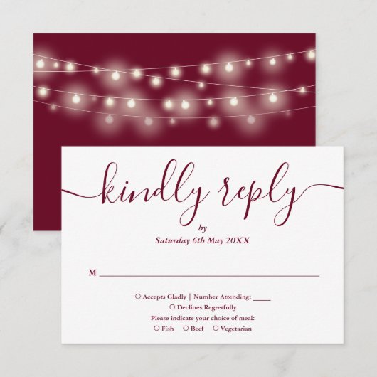 String Lights Burgundy Script Auswahl RSVP Karte (Vorne/Hinten)