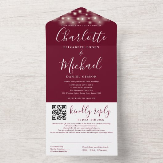 String Lights Burgundy Script QR Code Wedding All In One Einladung (Innen Boden)