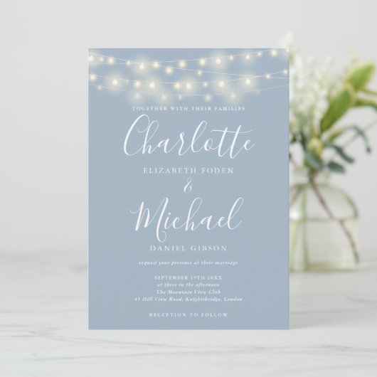 String Lights Dusty Blue Elegant Script Wedding Einladung (Stehend Vorderseite)
