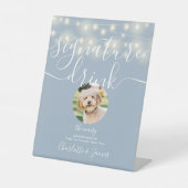 String Lights Dusty Blue Pet Signature Drink Sockelschild (Vorderseite)