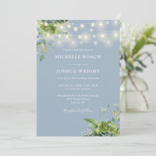 String Lights Greenery Dusty Blue QR Code Wedding Einladung (Stehend Vorderseite)