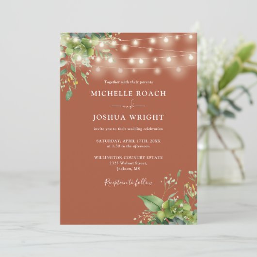 String Lights Greenery Terracotta QR Code Wedding Einladung (Stehend Vorderseite)