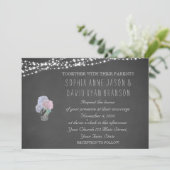 String Lights Mason Jar Chalkboard Wedite Einladung (Stehend Vorderseite)