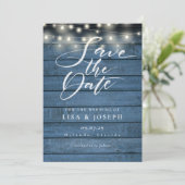 String Lights Rustic Blue Wood Foto Wedding Save The Date (Stehend Vorderseite)