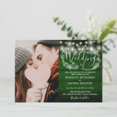 String Lights Rustic Green Wood Foto Wedding Einladung (Stehend Vorderseite)