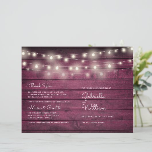 String Lights Rustic Red Wood Wedding Program (Stehend Vorderseite)