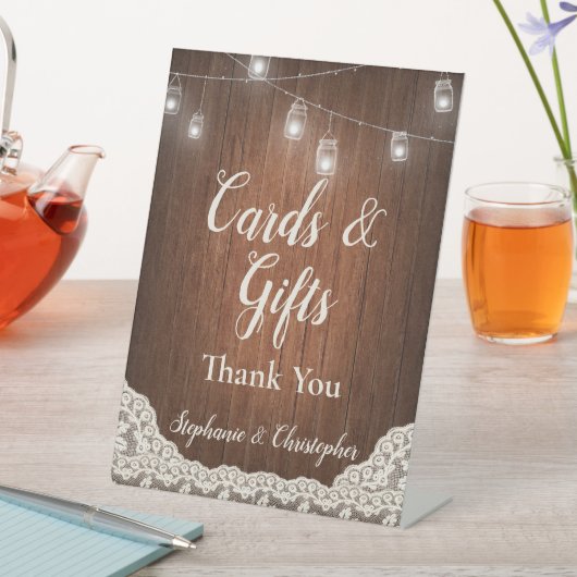 String Lights Rustic Wood Script Cards Geschenke Sockelschild (In Situ)