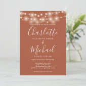 String Lights Terracotta Elegante Script Wedding Einladung (Stehend Vorderseite)
