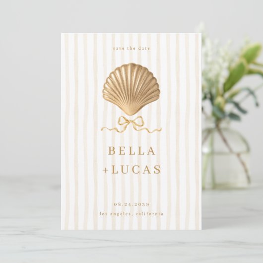 Strip Luxuriöse Coastal Gold Seashell Wedding Save The Date (Stehend Vorderseite)