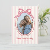 Striped Bright Pink Bow Valentine’s Day Photo Card Einladung (Stehend Vorderseite)
