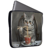 Striped Cat Spaß Cup Noodles Laptopschutzhülle (Vorne Rechts)