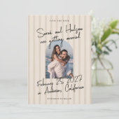Striped Modern Handwritten Script Photo Wedding Save The Date (Stehend Vorderseite)