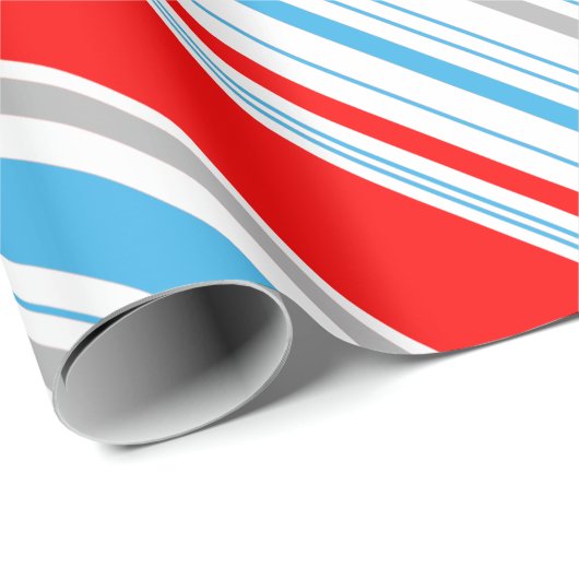 Striped Red Silver Blue Candy Cane Geschenkpapier (Rolleneckpunkt)