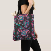 Striped seamless pattern with paisley on black bac tasche (Von Nahem)