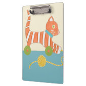 Striped Toy Cat mit Ball of String Klemmbrett (Links)