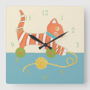 Striped Toy Cat with Ball of String Quadratische Wanduhr