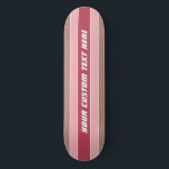 Stripes Muster Benutzerdefinierte Textskateboards Skateboard<br><div class="desc">Ändern Sie das Textfeld in das gewollt Textfeld. Sie können auch den Schriftart und seine Größe und Farbe ändern,  indem Sie die Funktion "Anpassen" verwenden,  sowie weitere Textfelder hinzufügen,  wenn Sie möchten. Sehen Sie in meinem Geschäft für weitere Artikel mit und Farbwahl von diesem Design.</div>