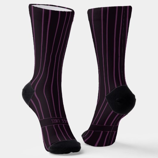 Stripes, purple on darkest red, true classic socken (Gewinkelt)