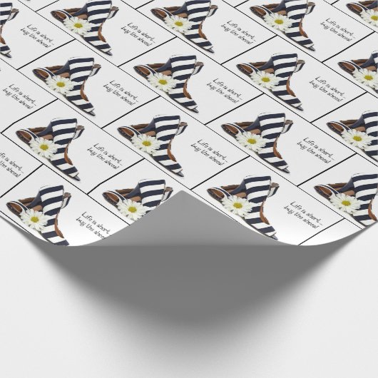 Stripppumpen mit Daisy Geschenkpapier (Ecke)