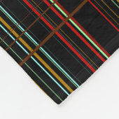 Stripte Dreiecksformen mit Initialen auf schwarz Fleecedecke (Ecke)