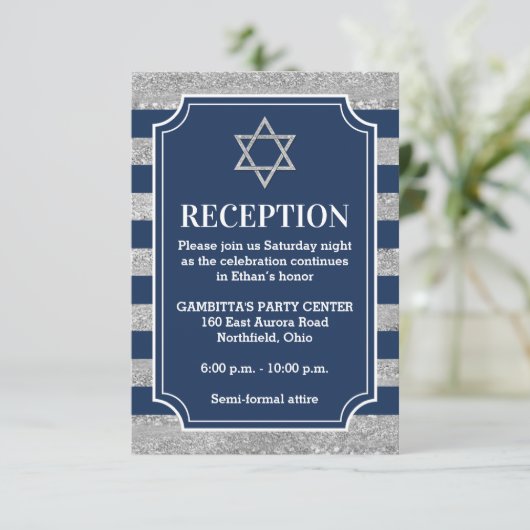 Stripte Marine, Graue Bar Mitzvah Party Card Einladung (Stehend Vorderseite)