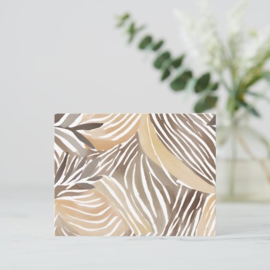Stripte moderne, neutrale Beige einfach Postkarte (Stehend Vorderseite)