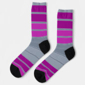 Striptes graues lila Modemuster Socken (Linkes Detail)