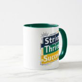 Strive Thrive gelingt! Green Tasse (VorderseiteRechts)