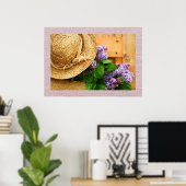Strohhut und Lavender Blume Fotografie Art Poster (Heimbüro)