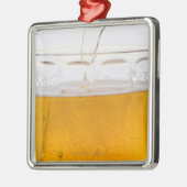 Strömendes Bier in der GlasTasse, Extrem, Silbernes Ornament (Links)