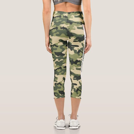 Strong Green Camouflage PERSONALIZE Capri Leggings (Rückseite)