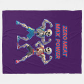 Strong to the Bone – Funny Skeleton Muscle Design Fleecedecke (Vorderseite (Horizontal))