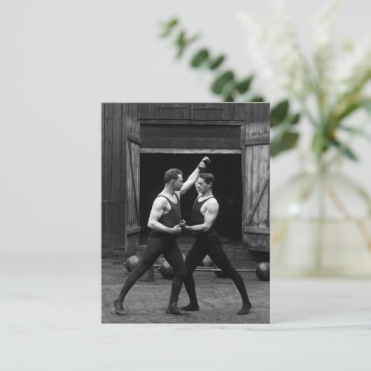 Strongman Match Postkarte (Stehend Vorderseite)